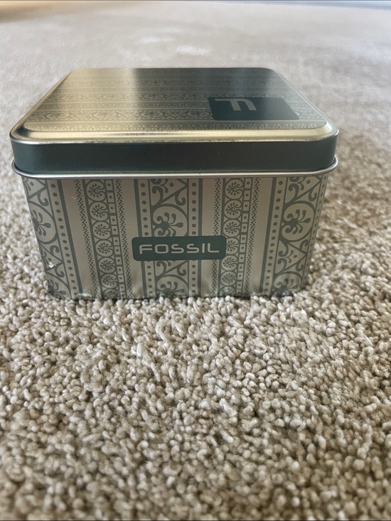 Fossil Accessories - Fossil Silver Stainless Steel Women's Watch with White Dial with no battery’s